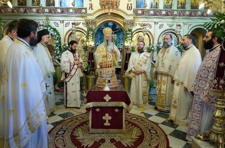 Ο Μητρ.Χαλκίδος στην πανηγυρίζουσα ενορία του Αγίου Ιωάννου του Θεολόγου Μαντουδίου