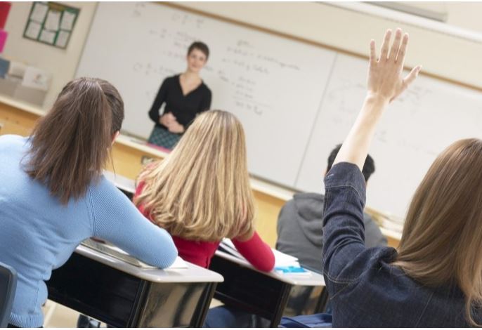 Κοινωνικό Φροντιστήριο στα Καλάβρυτα