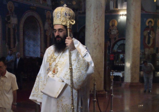 Епископ Арсеније освештава војну капелу у Крушевцу