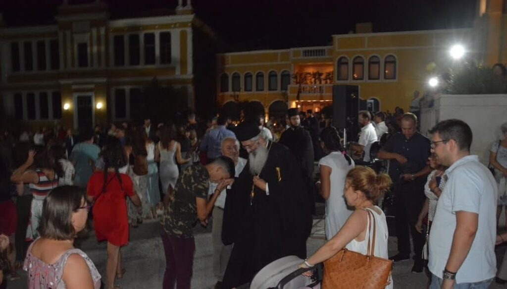 Η ΦΩΤΟΓΡΑΦΙΑ ΤΗΣ ΗΜΕΡΑΣ: “Ευλογείτε”