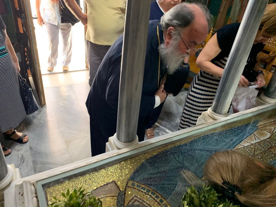 Ο Ελευθερουπόλεως Χρυσόστομος στην Ι.Μ. του Αγίου Ραφαήλ στη Λέσβο