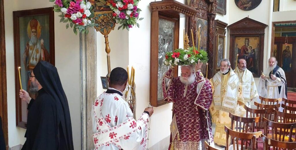 Η Ύψωσις του Τ. Σταυρού από τον Πατριάρχη Αλεξανδρείας