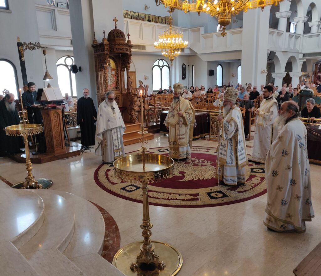 Αρχιερατικό συλλείτουργο στον Τίμιο Σταυρό Στροβόλου