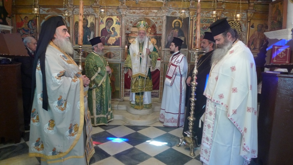 Στον Πύργο της Τήνου ο Μητρ. Σύρου