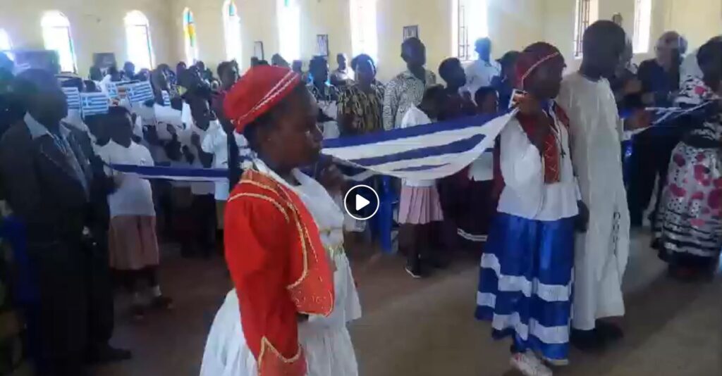 Δεσπόζει η Ελληνική σημαία σε ναό της Ουγκάντας- βίντεο