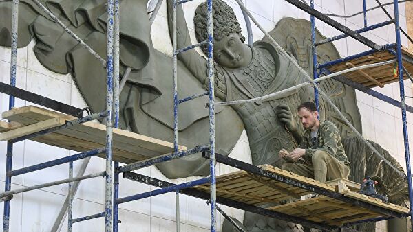 Главный храм российской армии украсят витражи с изображением военных наград