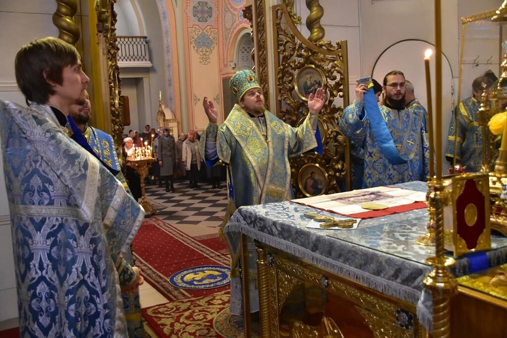 В праздник Покрова Божией Матери Преосвященнейший Епископ Иоанн совершил литургию в Елгаве