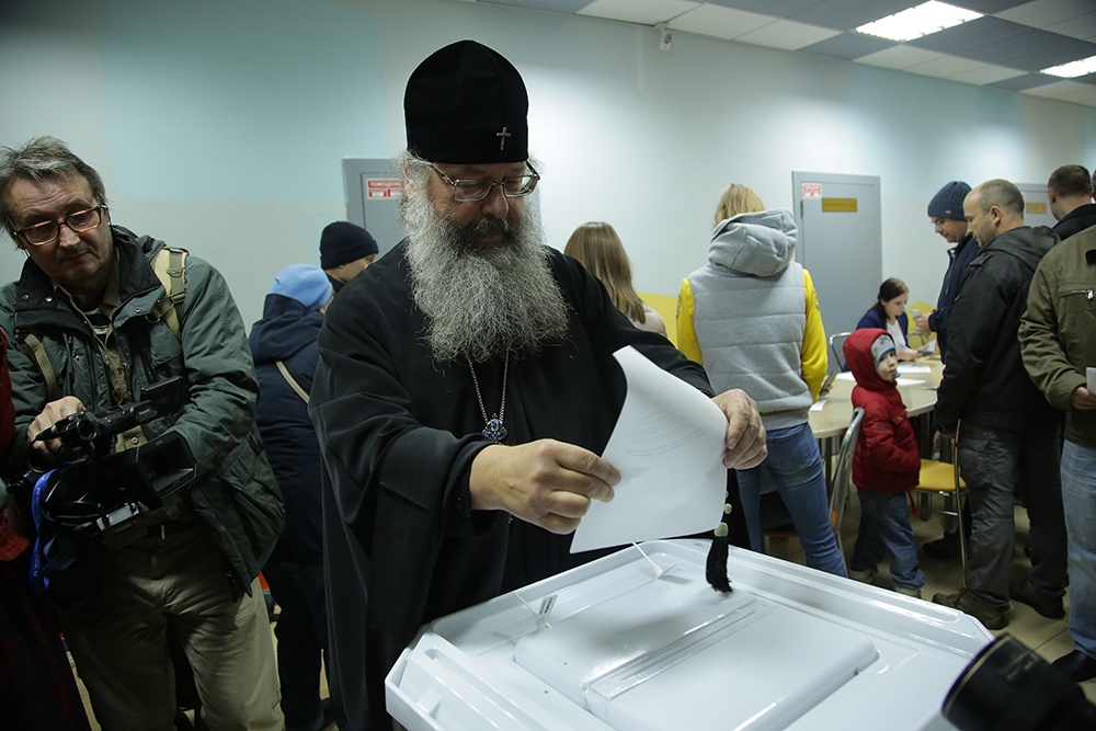 «Это свидетельство нашей веры»: владыка Кирилл принял участие в опросе по выбору места для строительства храма святой Екатерины