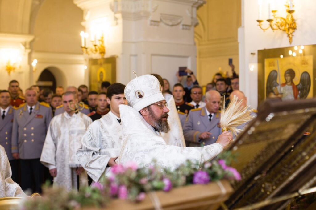 Председатель Синодального отдела по взаимодействию с Вооруженными силами освятил главную икону Сухопутных войск