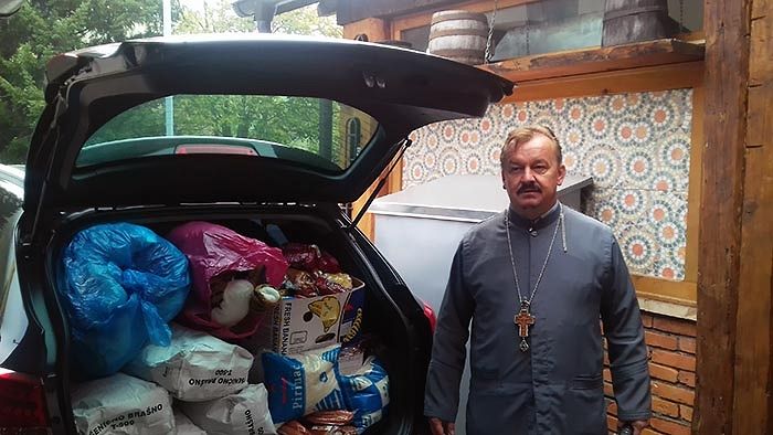 СПЦО И НАРОДНА КУХИЊА У БИЈЕЛОМ ПОЉУ УПУТИЛЕ ПОМОЋ НАЈУГРОЖЕНИЈИМ ПОРОДИЦАМА