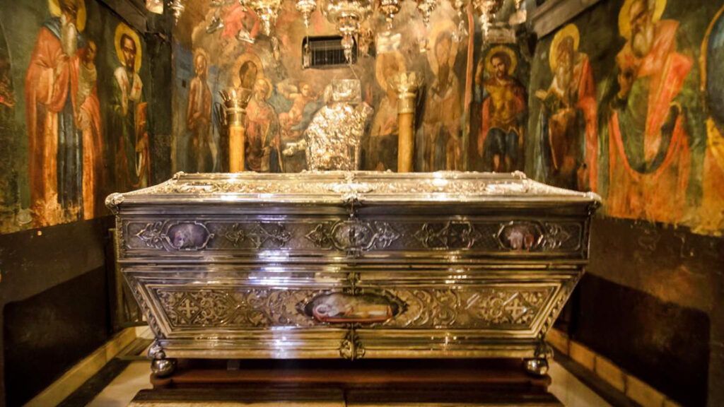 Holy relic of St. Spyridonas conveyed to Bucharest