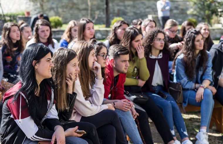 Udhëzime shpirtërore për të rinjtë – Të rinjtë – Kisha – Kishërimi – Përgatiti Katekistja Urania Mandro