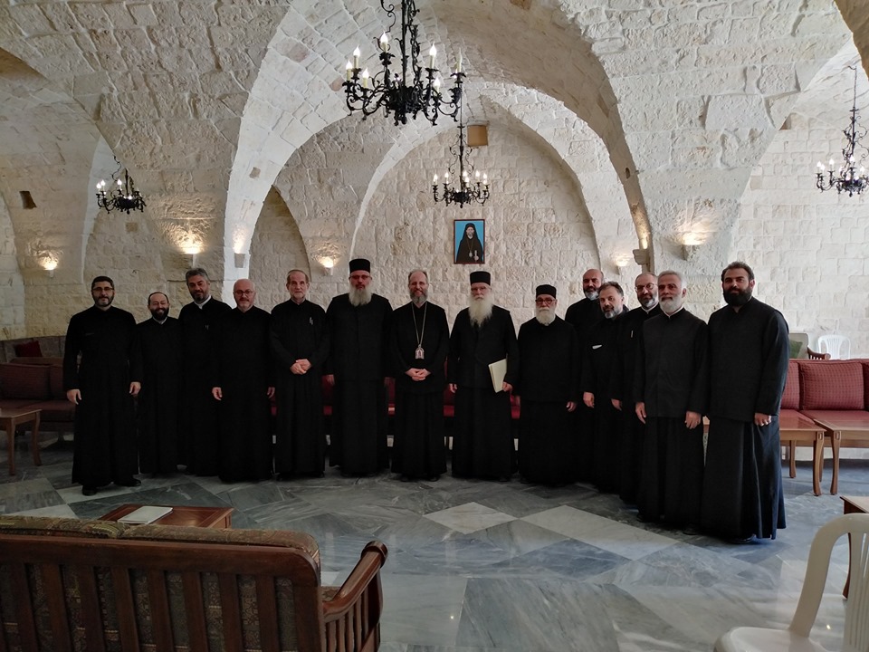 وم السبت الواقع فيه ١٢ تشرين الأول ٢٠١٩، عقد راعي الأبرشية اجتماعًا للكهنة في كنيسة رقاد السيدة في حامات.