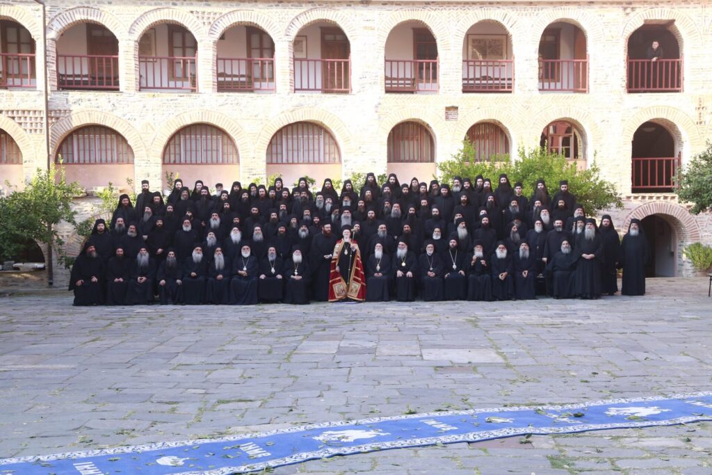 Ιστορική επίσκεψη του Οικουμενικού Πατριάρχη στην Ι.Μ.Μ. Βατοπαιδίου, τριάντα χρόνια μετά – (Φωτογραφίες και Βίντεο)