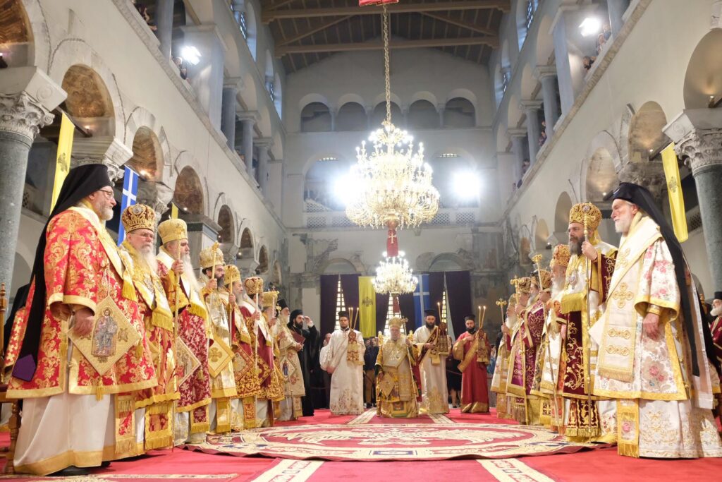 Στη συμπρωτεύουσα χτυπά η καρδιά της Ελλάδος και της Ορθοδοξίας – Κορυφώνονται οι λατρευτικές εκδηλώσεις για τον Άγιο Δημήτριο