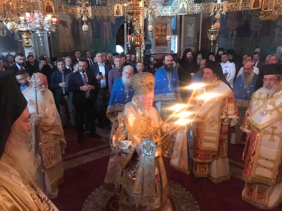 200 ani de la sfinţirea Catedralei Mănăstirii Xenofont: Liturghia a fost oficiată de Patriarhul Ecumenic (VIDEO)