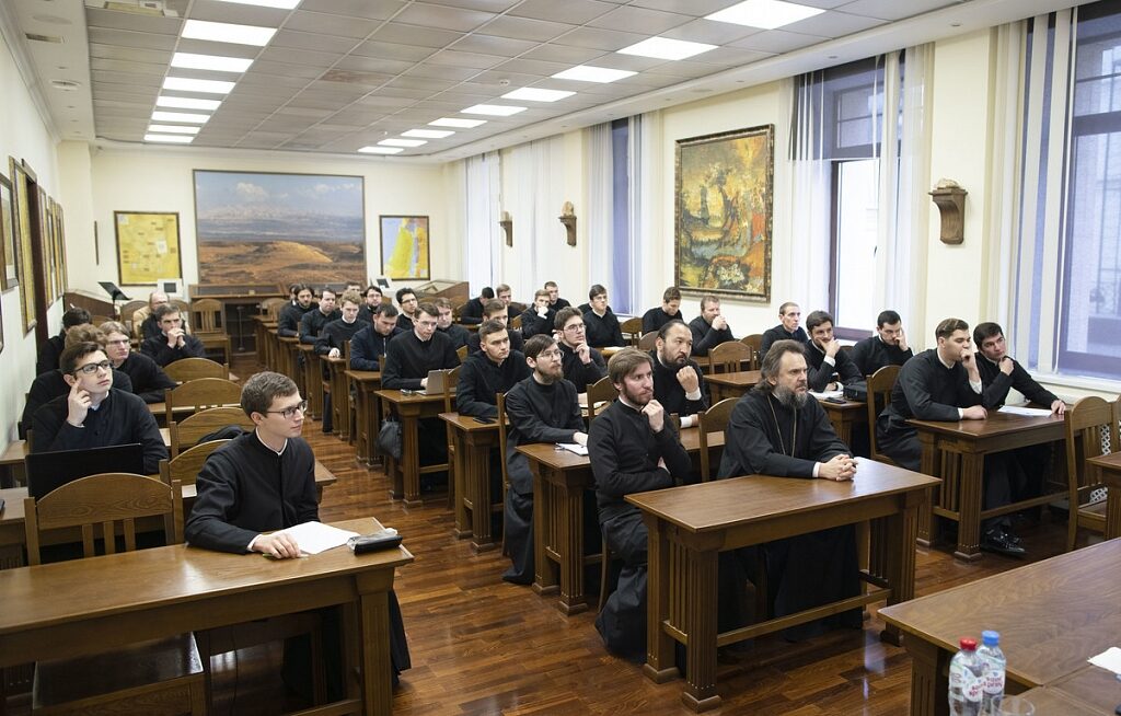 CЕМИНАР НА ТЕМУ «ЦЕРКОВНОЕ ПРЕДАНИЕ И “СОГЛАСИЕ ОТЦОВ”» ПРОШЕЛ В СРЕТЕНСКОЙ СЕМИНАРИИ