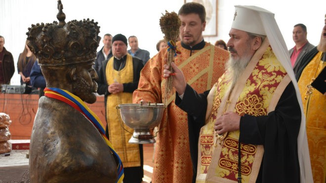 Mitropolitul Basarabiei a sfințit bustul Regelui Ferdinand din Călărași