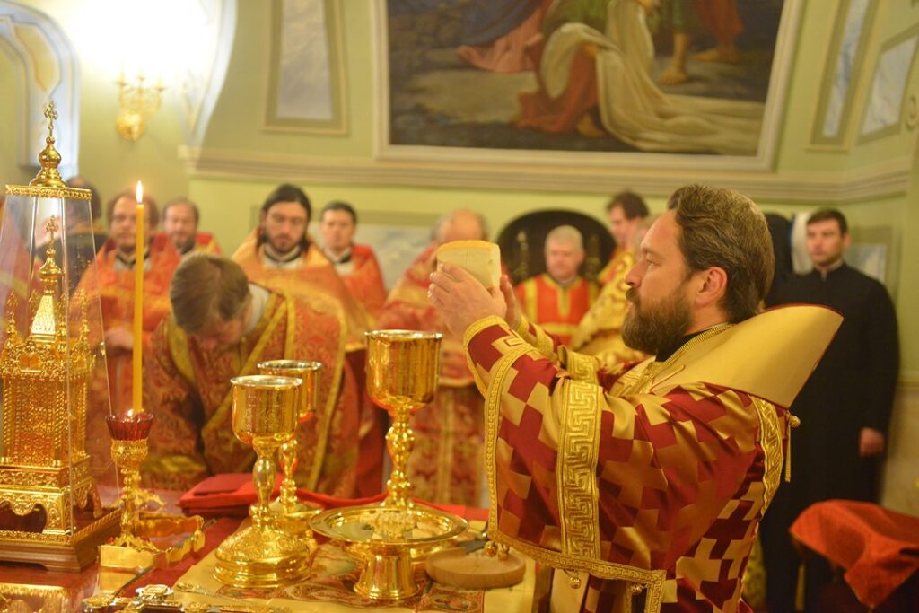 Митрополит Волоколамский Иларион совершил Литургию в престольный праздник московского храма мучеников Михаила и Феодора на Черниговском подворье