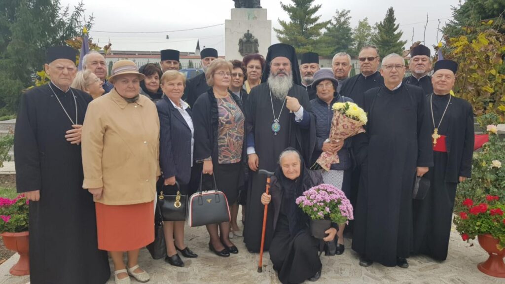 „Când ajungem la pensie nu ne mai caută nimeni”. Episcopul Huşilor i-a premiat pe clericii pensionari