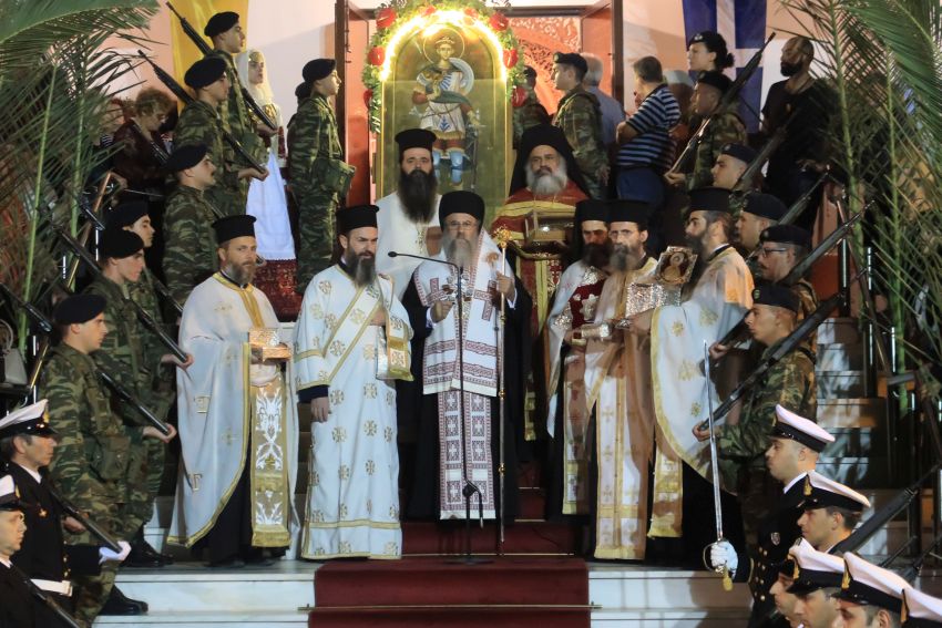 Κοσμοσυρροή στην Ιερά λιτανεία στον Αγ. Δημήτριο Αττικής (ΦΩΤΟ)