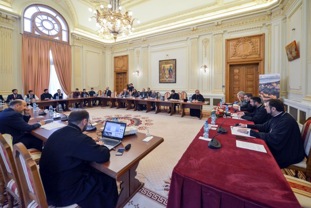 Sinaxă monahală în Arhiepiscopia Bucureștilor. Lucrările se desfășoară la Palatul Patriarhiei