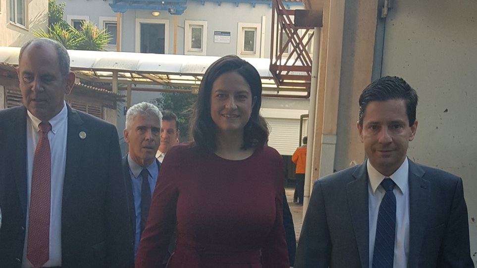 Η ηγεσία του Υπ. Παιδείας και Θρησκευμάτων στα Παν. Νοσοκομεία Αρεταίειο και Αιγινήτειο