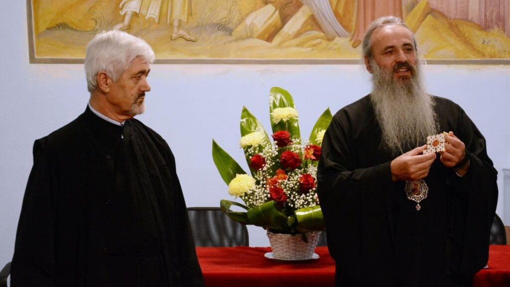 Pr. Prof. Petre Semen distins cu Crucea Patriarhală la aniversarea vârstei de 70 de ani