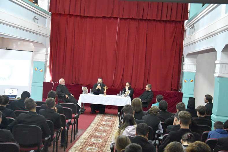 Conferinţă despre libertate la Roman