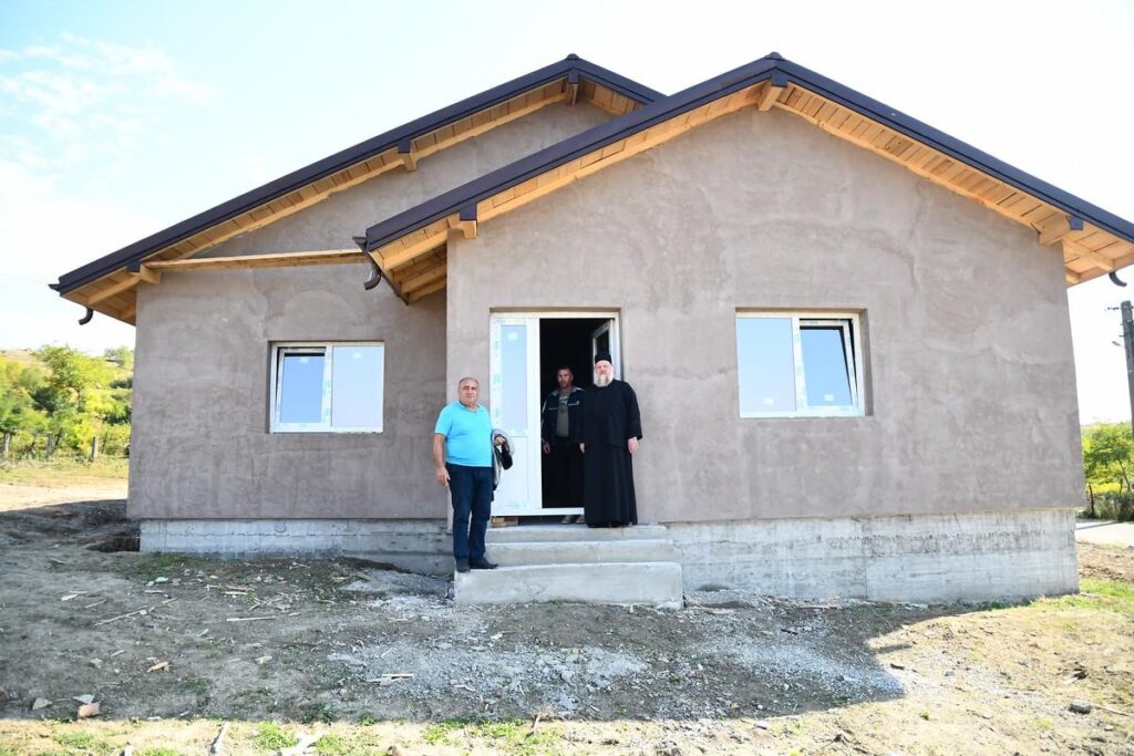 Iași: Casa construită de Mănăstirea Hadâmbu pentru o familie cu zece copii, aproape de finalizare