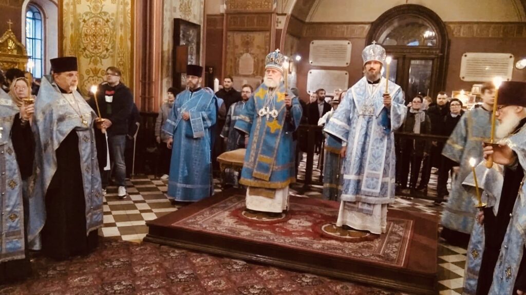 Накануне праздника митрополит Таллинский и всея Эстонии Евгений совершил Всенощное бдение в кафедральном соборе во имя святого благоверного великого князя Александра Невского. Его Высокопреосвященству сослужили епископ Маардуский, викарий Таллинской епархии Сергий и духовенства собора.