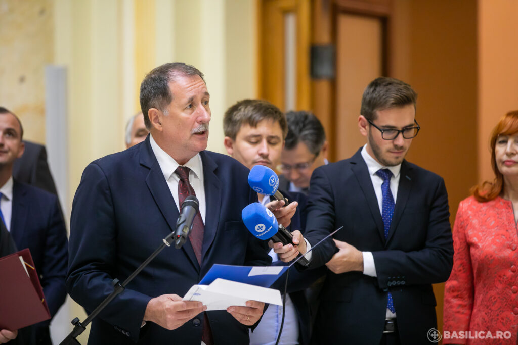 Preşedintele României apreciativ la adresa Patriarhului Daniel: Aţi întărit prezenţa Bisericii în societate