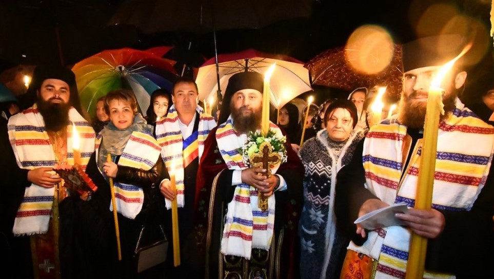 2000 de pelerini s-au rugat Sfinților Zenovie și Zenovia la Mănăstirea Nechit