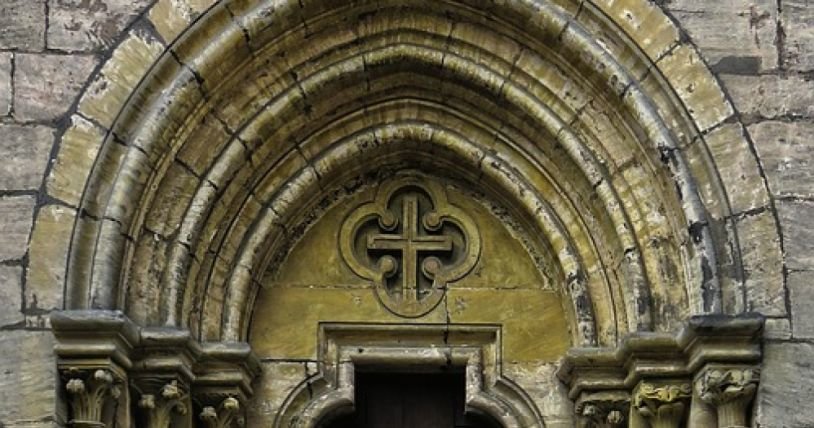 Оскверниха и ограбиха църква в центъра на Враца