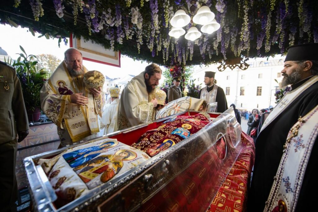 CFR Călători suplimentează trenurile pentru Pelerinajul de la Iași