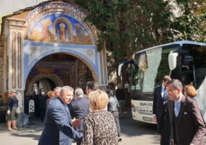 Почетни консули запленени от Рилския манастир