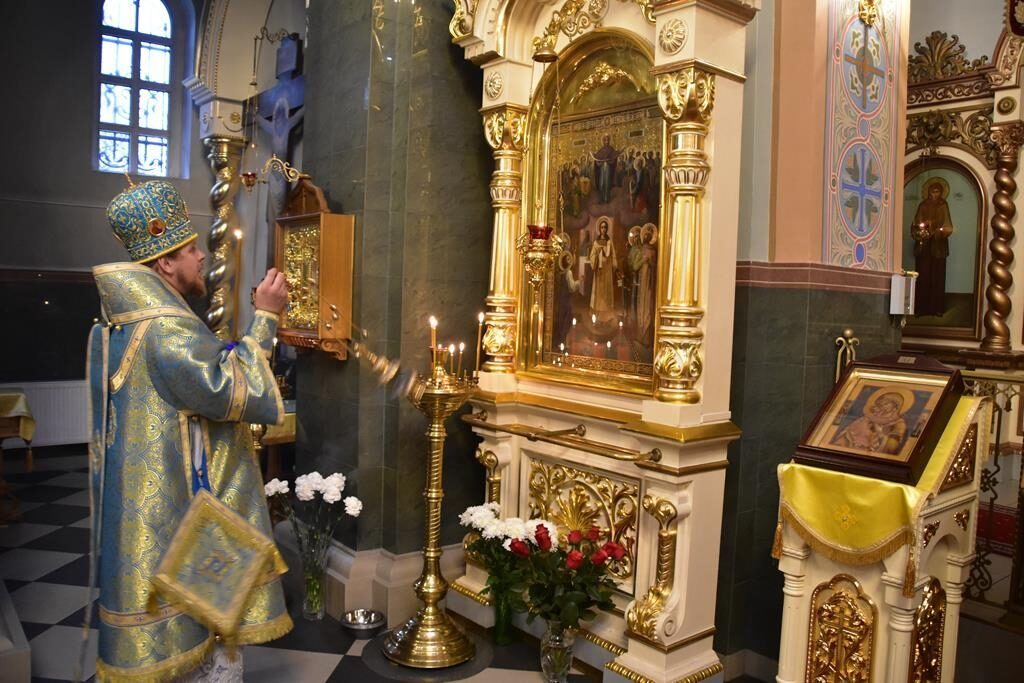 В канун празднования Покрова Пресвятой Богородицы Преосвященнейший Епископ Иоанн совершил богослужение в Елгаве