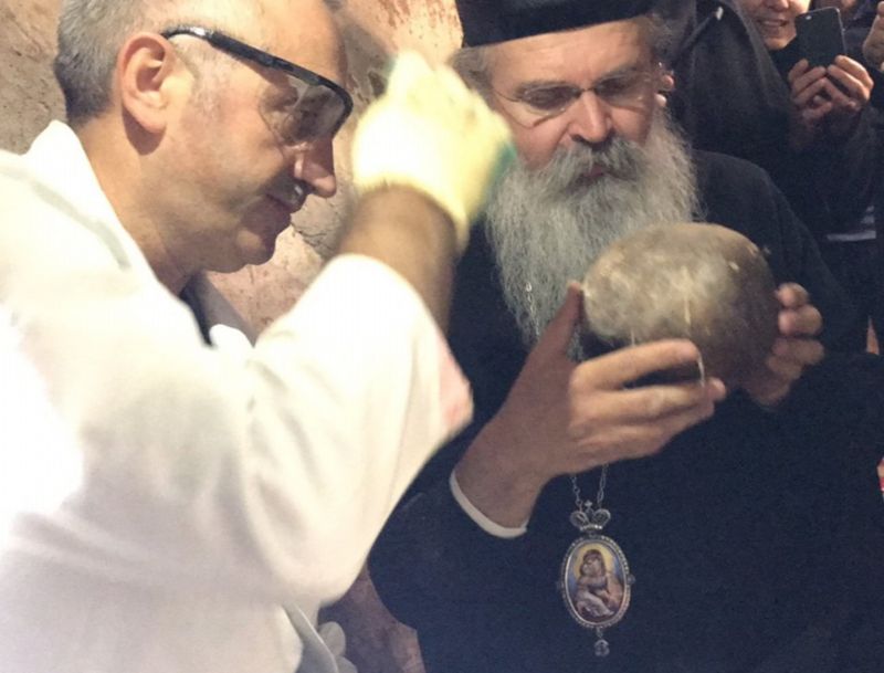 Извађене нетљене мошти Свете Босиљке из Пасјана