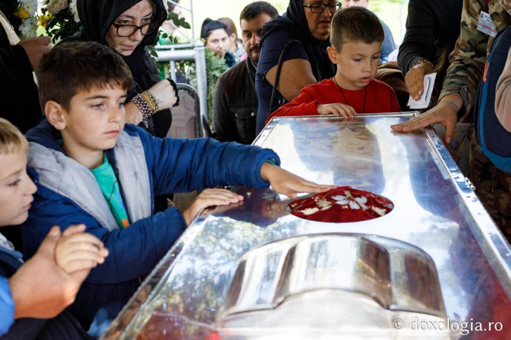 Tot mai mulți pelerini la Iași de Sfânta Parascheva. Număr record în 2019