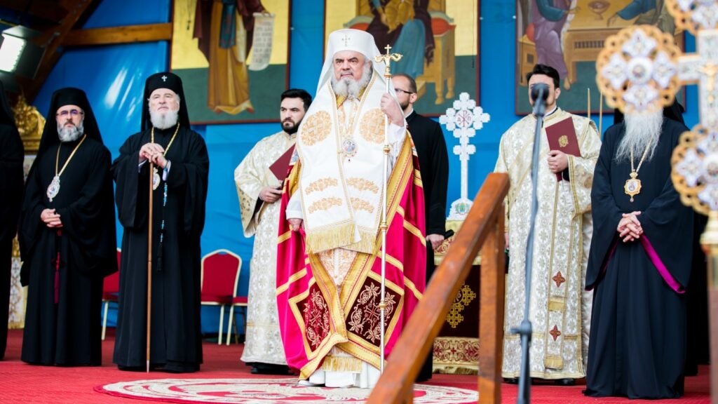 Patriarhul Daniel: Bucuria comuniunii Sfinţilor se dăruiește pelerinilor rugători