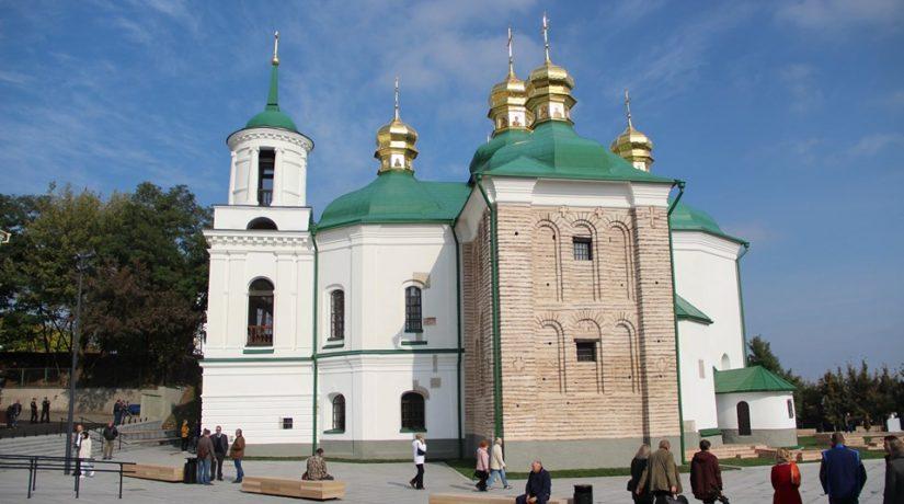 Restaurarea unor fresce din timpul Sfântului Petru Movilă