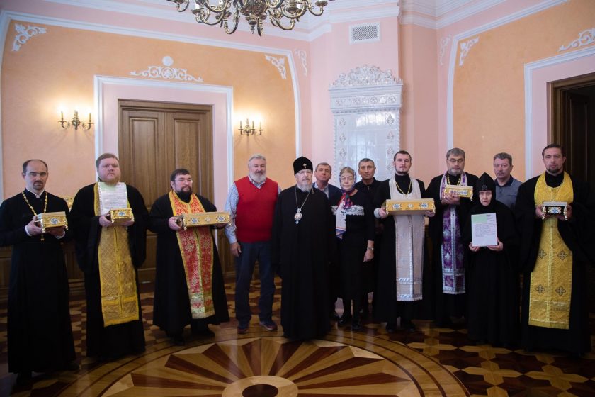 Шести красноярским храмам переданы ковчеги с частицами мощей раннехристианских святых