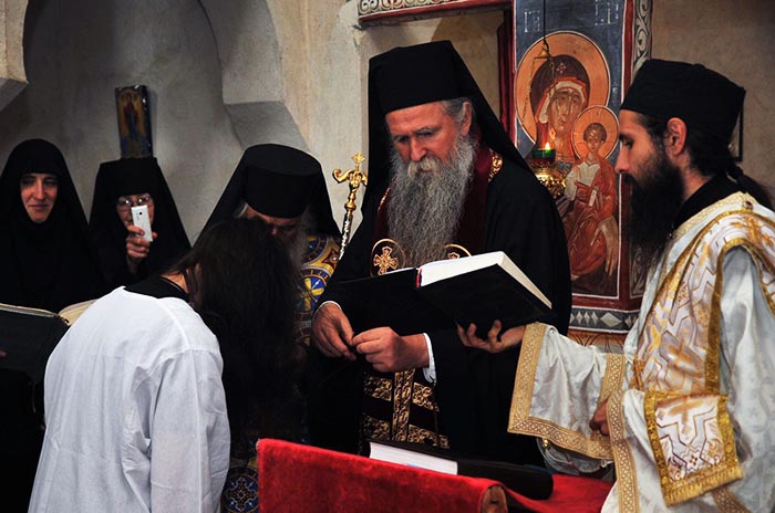 Монашење у манастиру Сомини