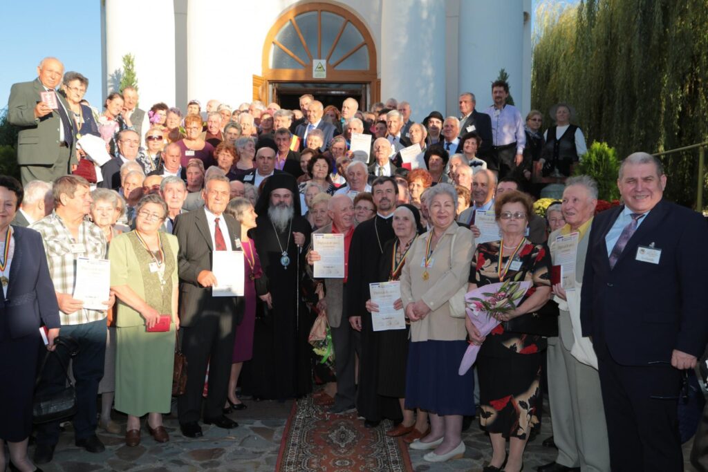 79 de familii au aniversat nunta de aur. Episcopul Ignatie: Sunt martorul unei minuni
