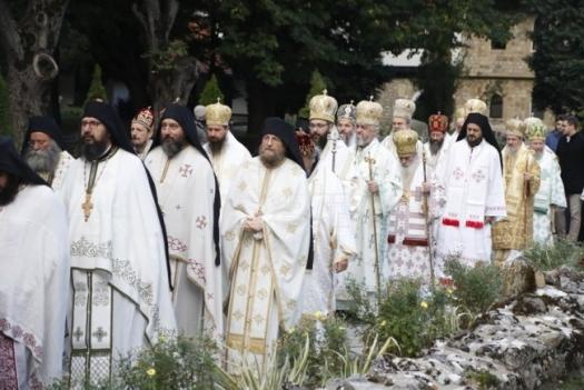 Grupa od 14 vladika SPC traži sazivanje Svetog Arhijerejskog Sabora, tvrde da je ugled Crkve narušen