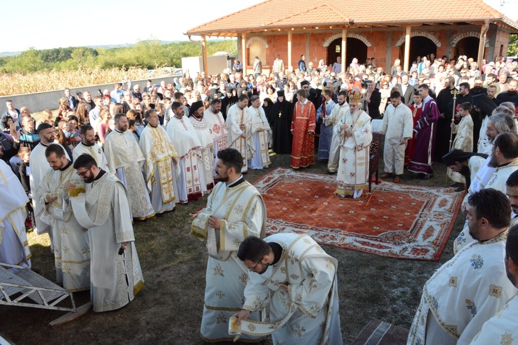 Освећен храм Светог Георгија у Шумарицама