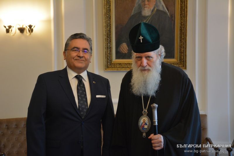 Българският патриарх Неофит се срещна с Турския посланик у нас