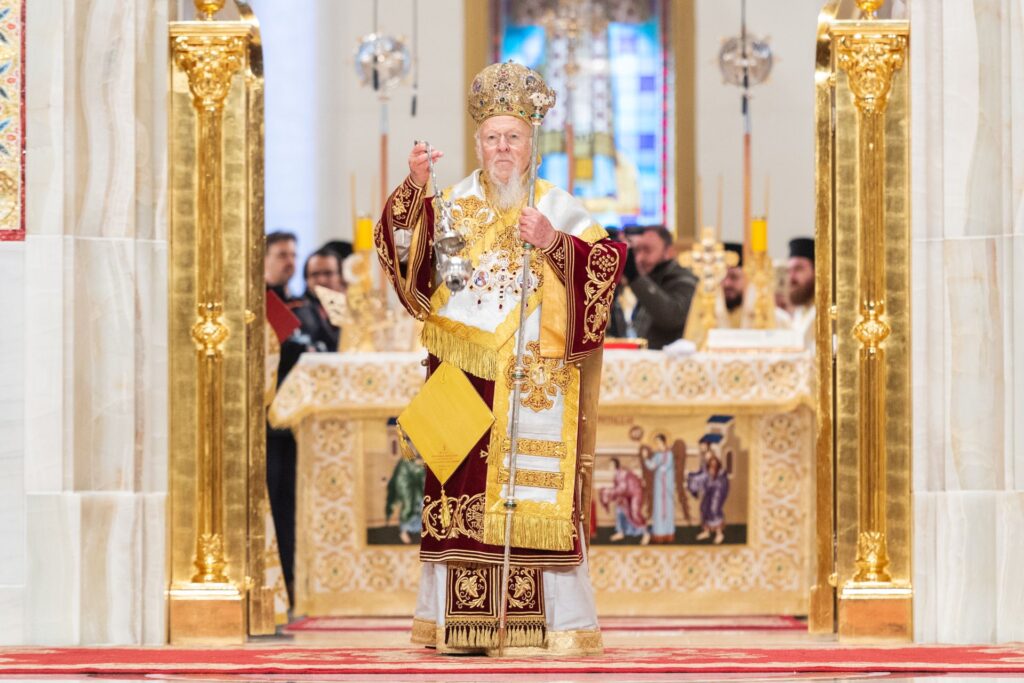 Patriarhul României îl felicită pe Patriarhul Ecumenic la împlinirea a 50 ani de la primirea preoţiei