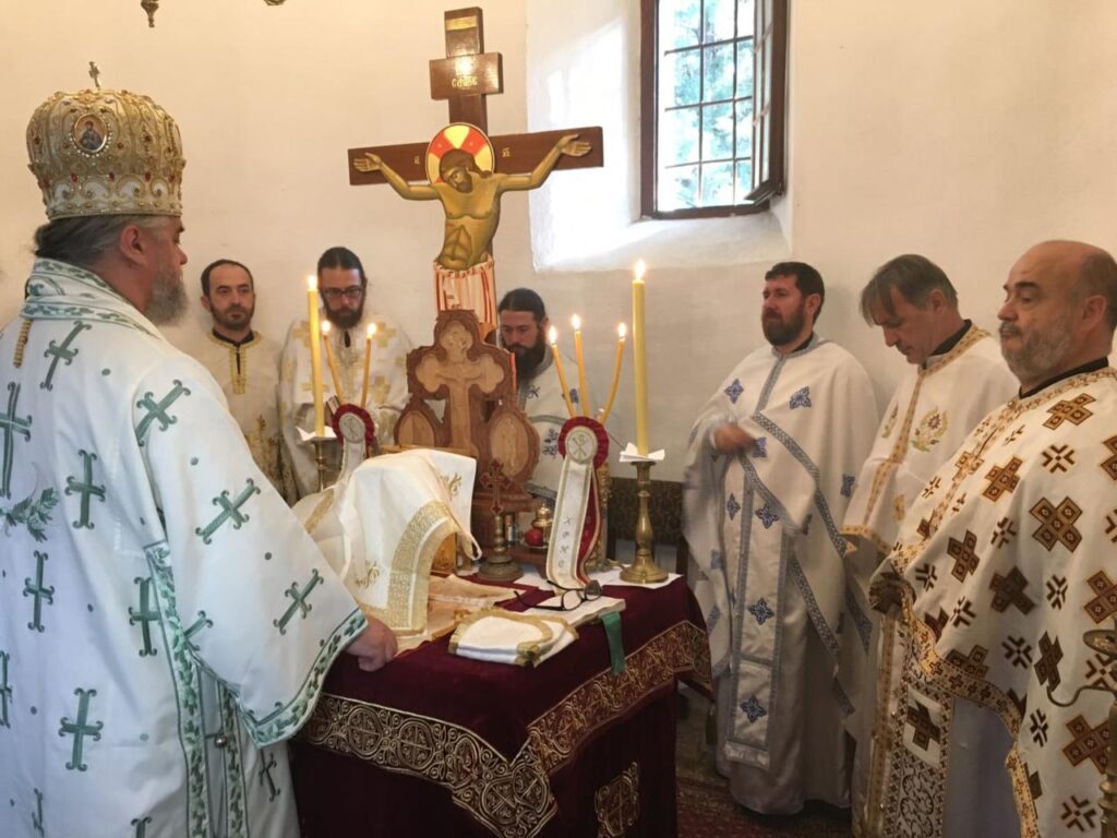 Владика Кирило богослужио у Бечићима