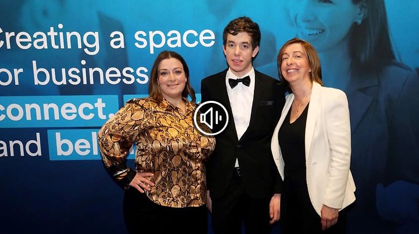 Ο 18χρονος ομογενής κηροποιός της Μελβούρνης!